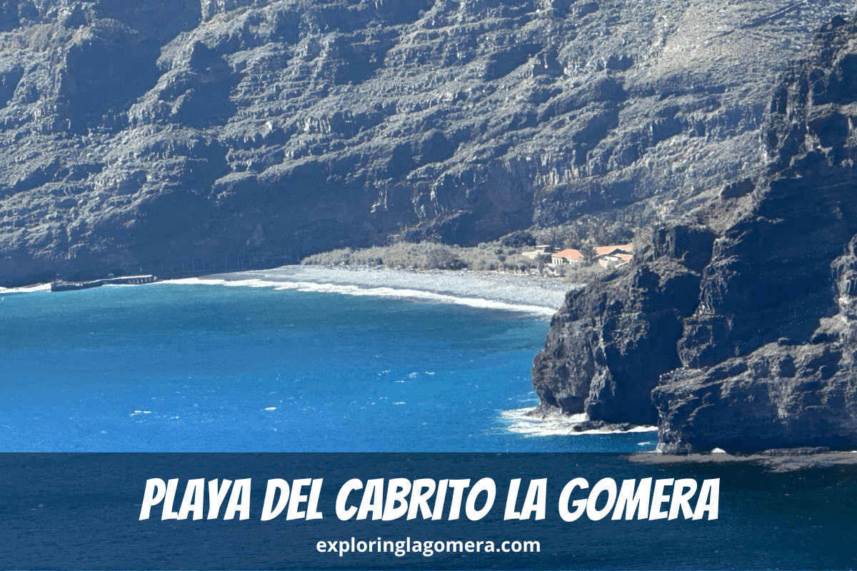 Playa Del Cabrito La Gomera Cerca De San Sebastián También Conocida Como Playa Cabrito Islas Canarias España Playa Volcánica De Guijarros Con Mar Azul Cielo Azul Y Acantilados Espectaculares