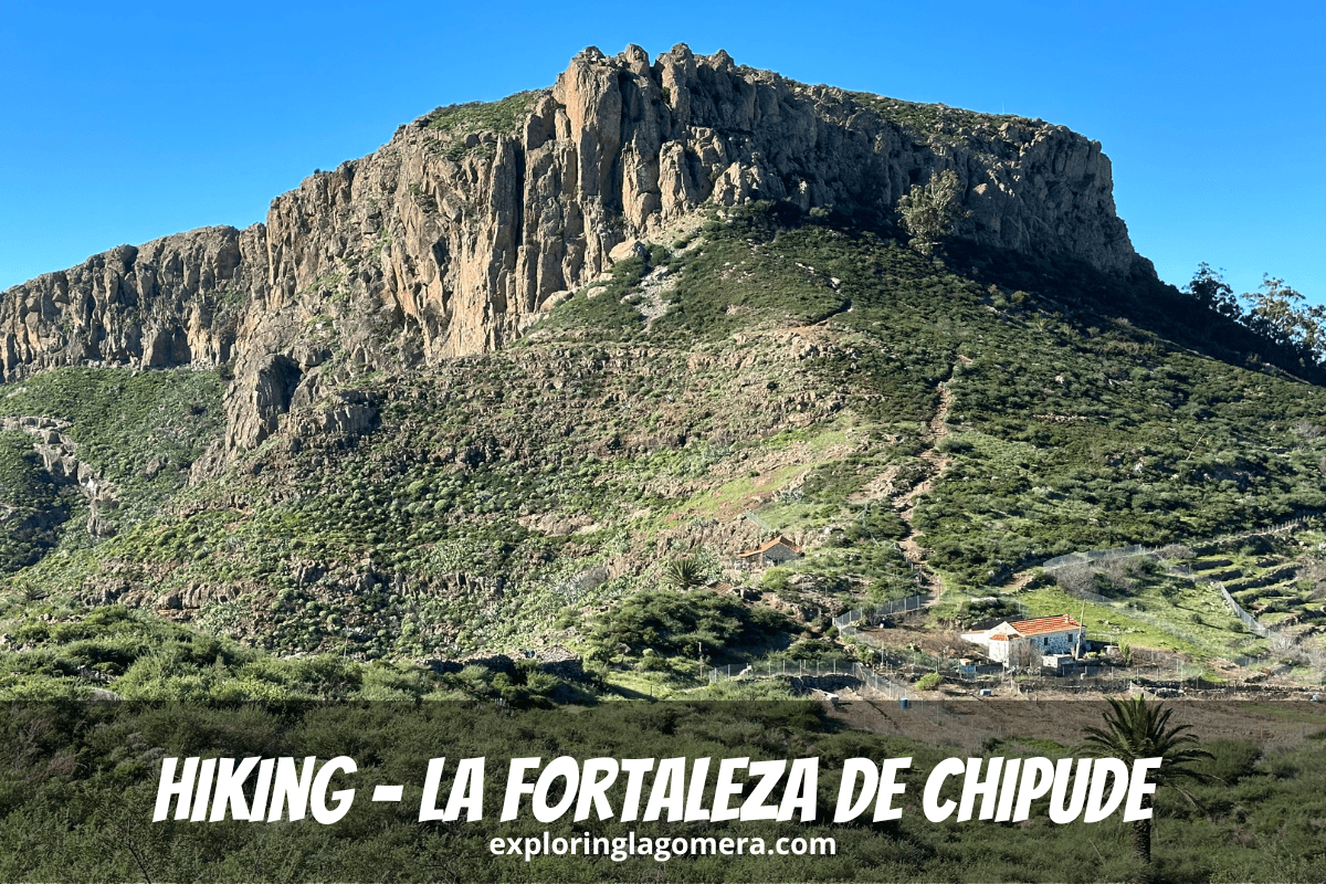 Vista del sentiero per rocce ripide sulla giornata di sole La Gomera escursionismo a La Fortaleza De Chipude Isole Canarie Spagna