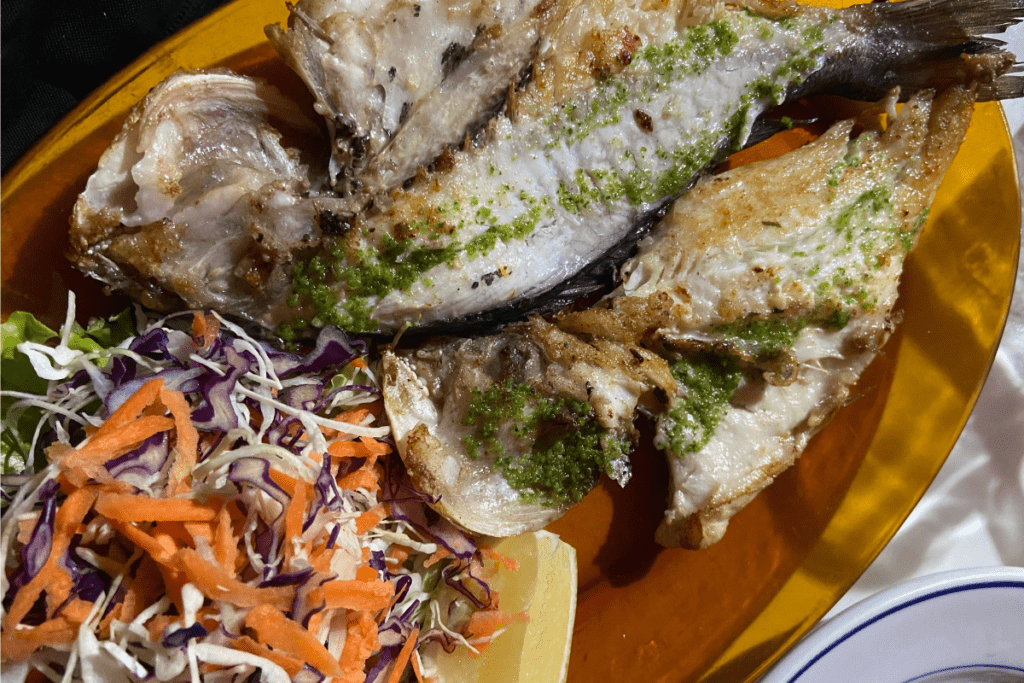 Los platos de pescado se pueden encontrar en casi todos los restaurantes en La Gomera Islas Canarias España